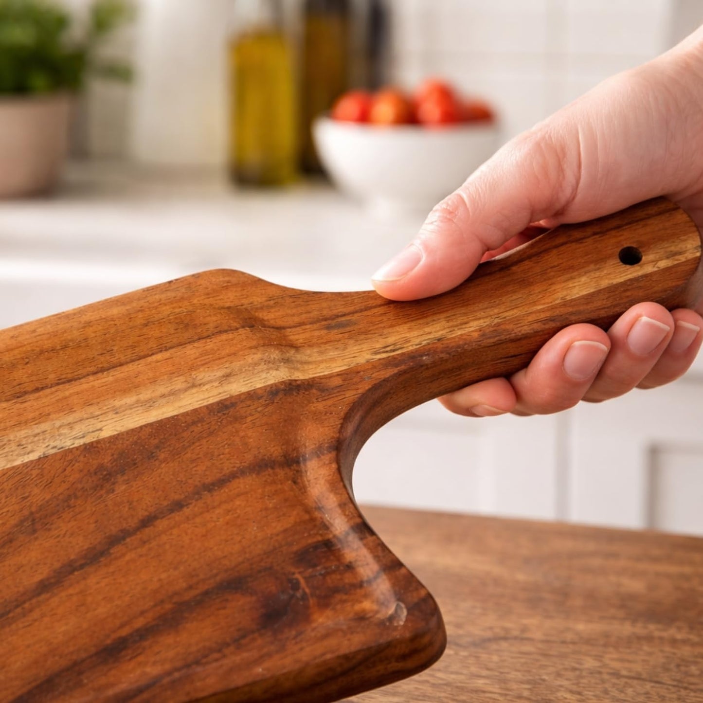 Large Acacia Wood Serving Tray with Handle – Wooden Burger Fries Platter, Food Safe Rustic Serving Board for Snacks, Appetizers & Bread, Kitchen Café Restaurant Use (30.5 × 14 × 1.5 cm)